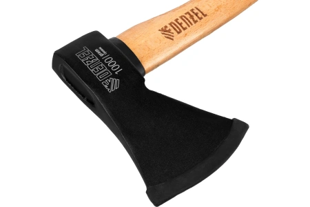 Топор, кованый, буковое топорище, 1000 г // Denzel